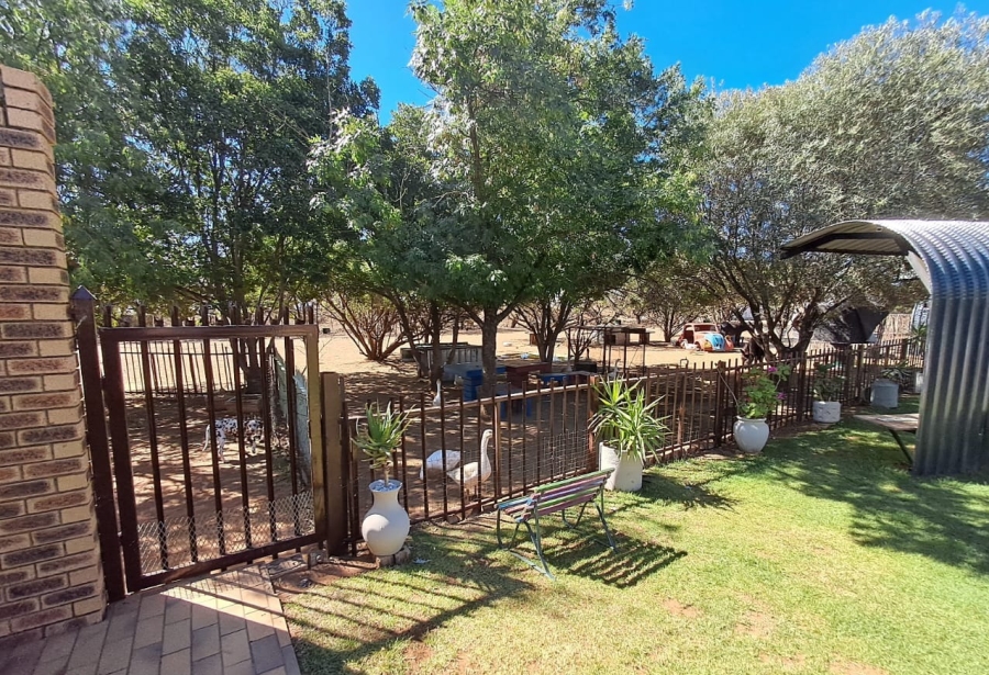 6 Bedroom Property for Sale in Groenvlei Sh Free State